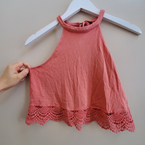 Forever 21 crop top haltered neck with tie back - Picture 3 of 6